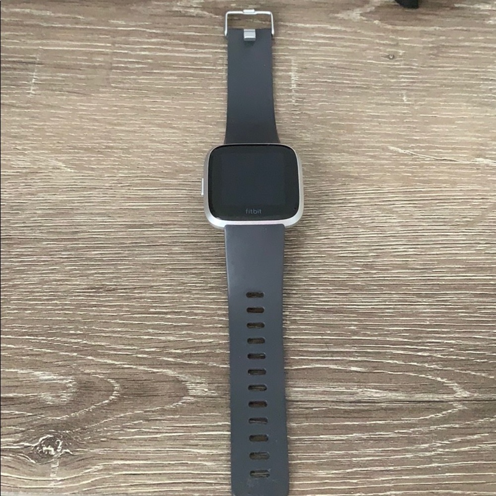 Fitbit Versa Lite smartwatch